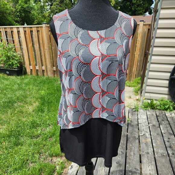 P287. Softworks Black, White and Red Layered Sleeveless Blouse |M NWT - Picture 1 of 5